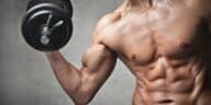 Dies ist eine der besten Methoden, um Muskeln aufzubauen. Krafttraining beinhaltet das Heben von Gewichten und kann dazu beitragen, Ihre Muskeln zu stärken und zu definieren.